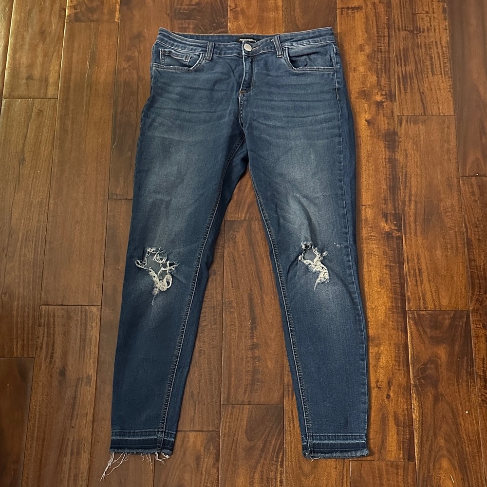 Prosperity Distressed Skinny Jeans Women's Size 31 Medium Wash Stretch
